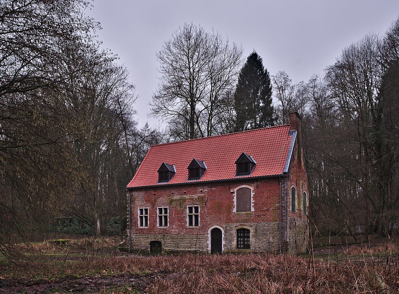 Foto van Château forestier des Trois Fontaines - Kasteel van de Drij Borren